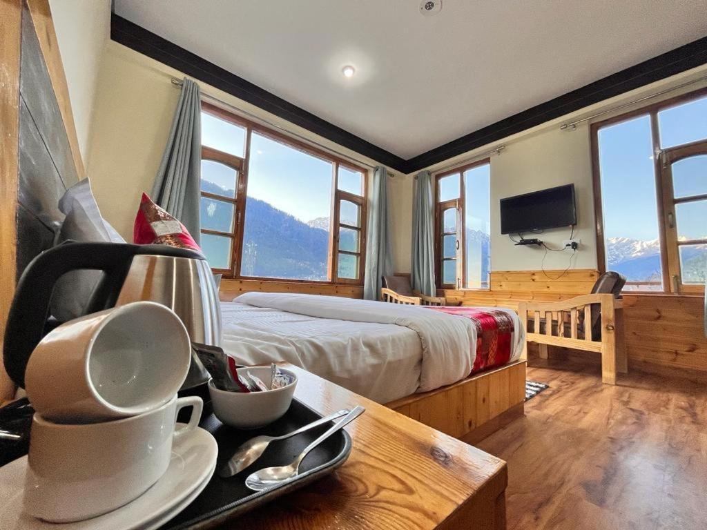 The Rohtang Chalet Hotell Manāli Exteriör bild